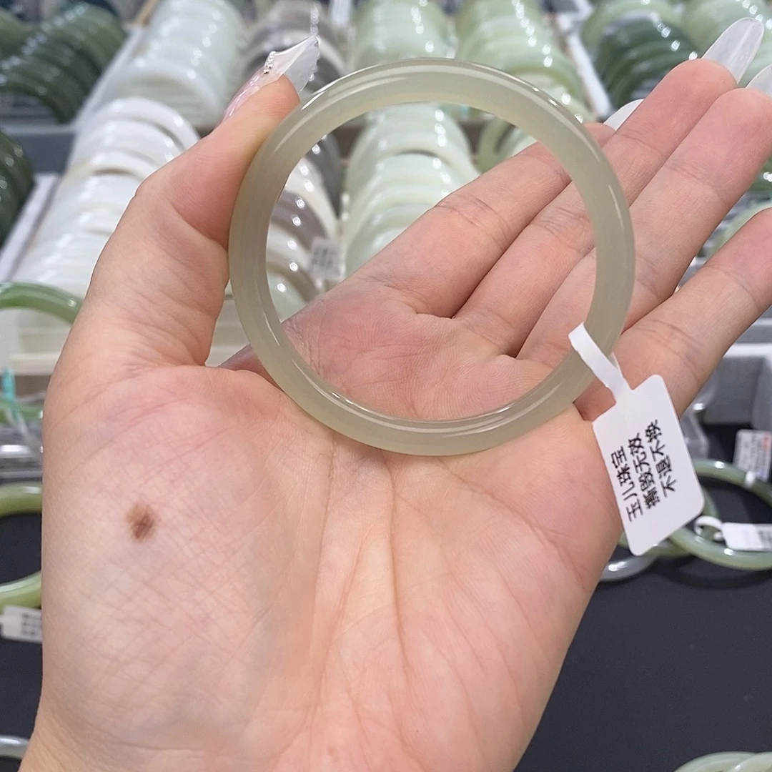 和田玉手镯未镶嵌52.53