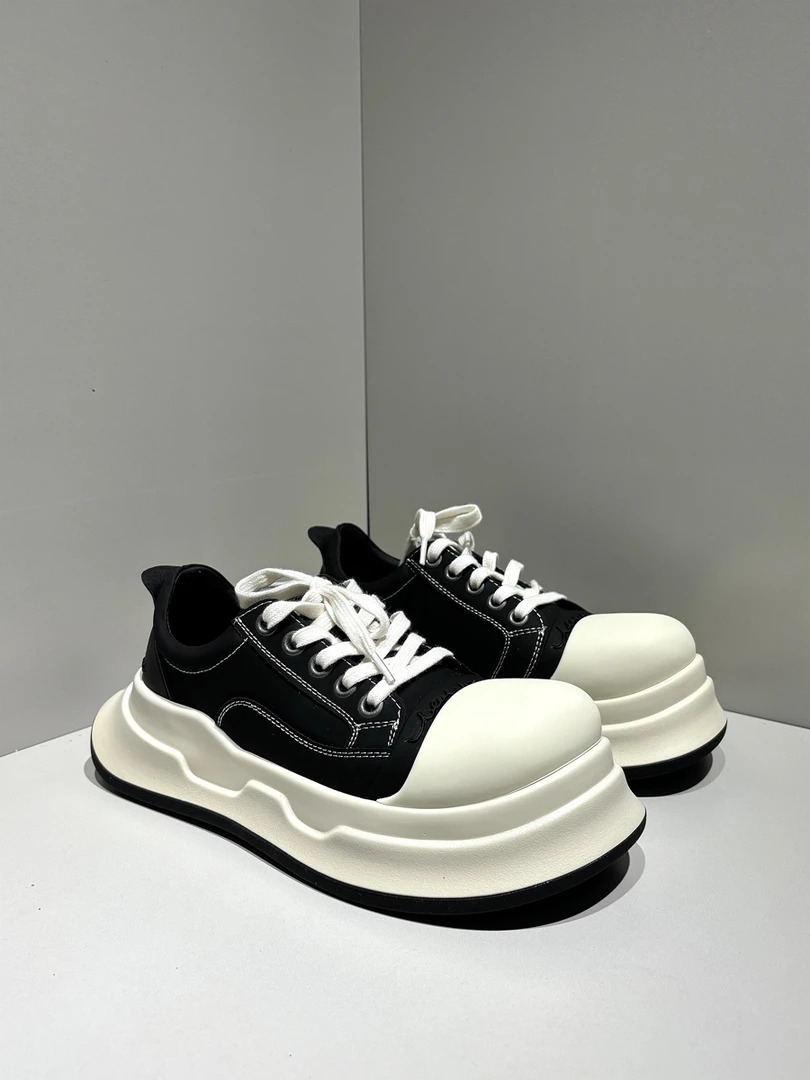 2025新款黑白圆头米奇丑萌大头鞋男女百搭厚底增高情侣休闲板鞋子