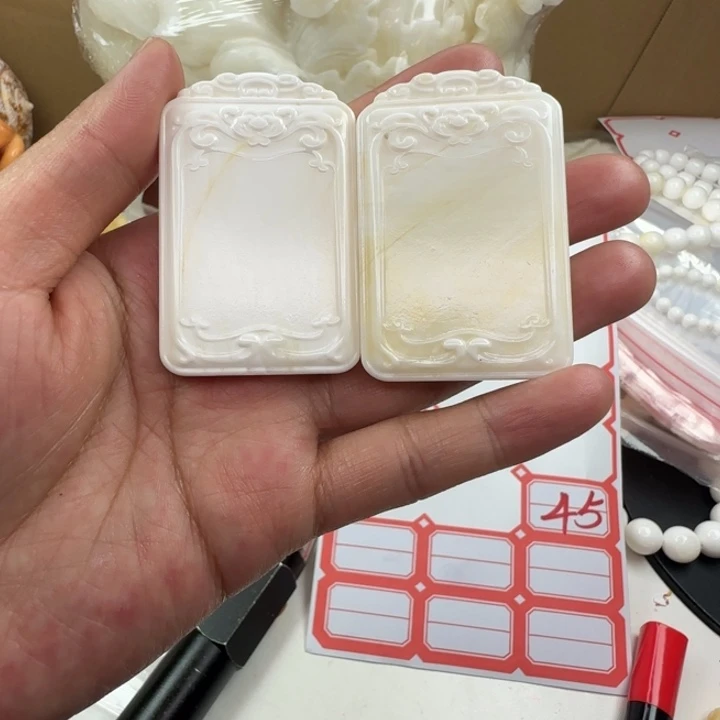 大***岩大果紫檀（缅甸花梨）两个雕刻无事牌45号