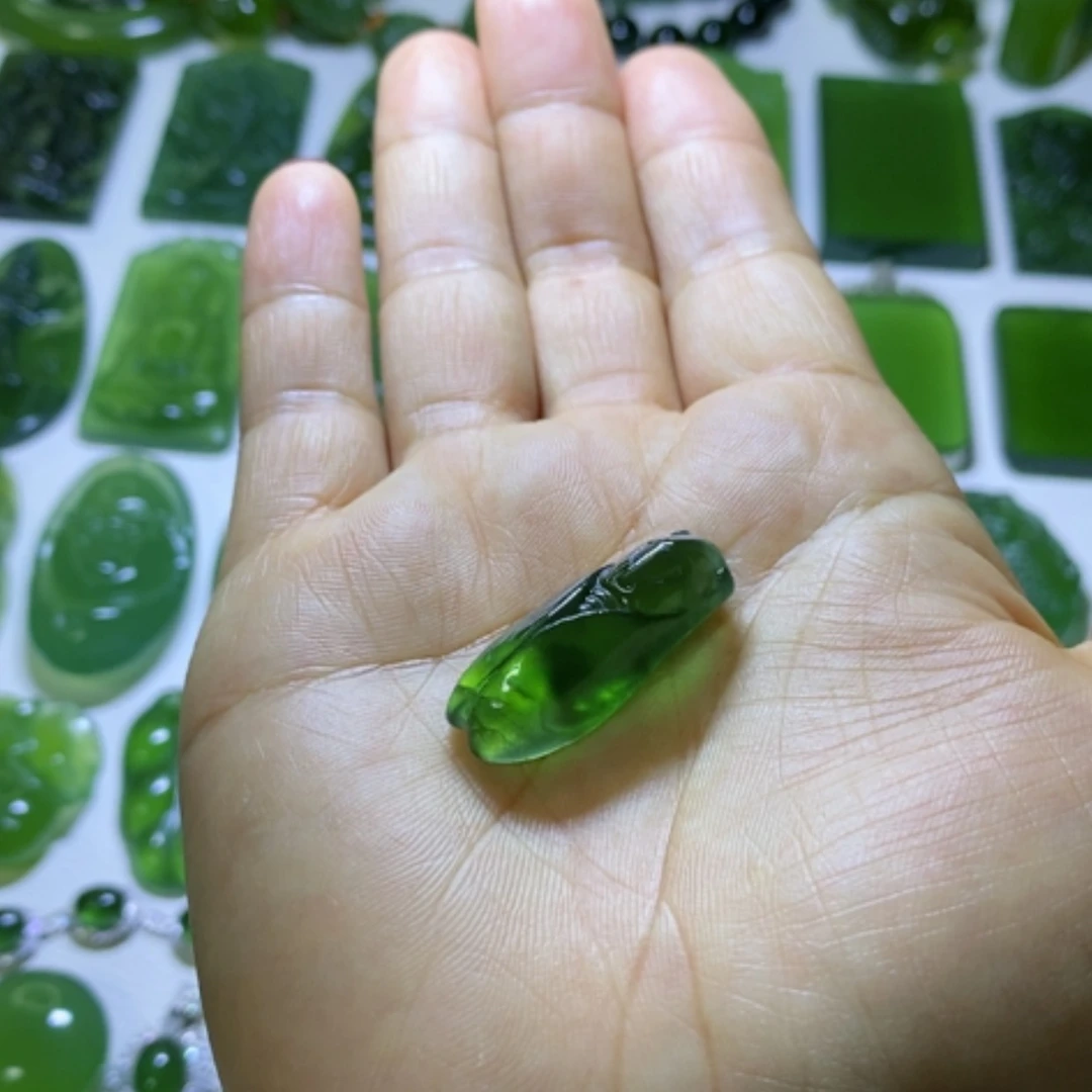 【闪购商品】蛇纹石玉颈饰未镶嵌