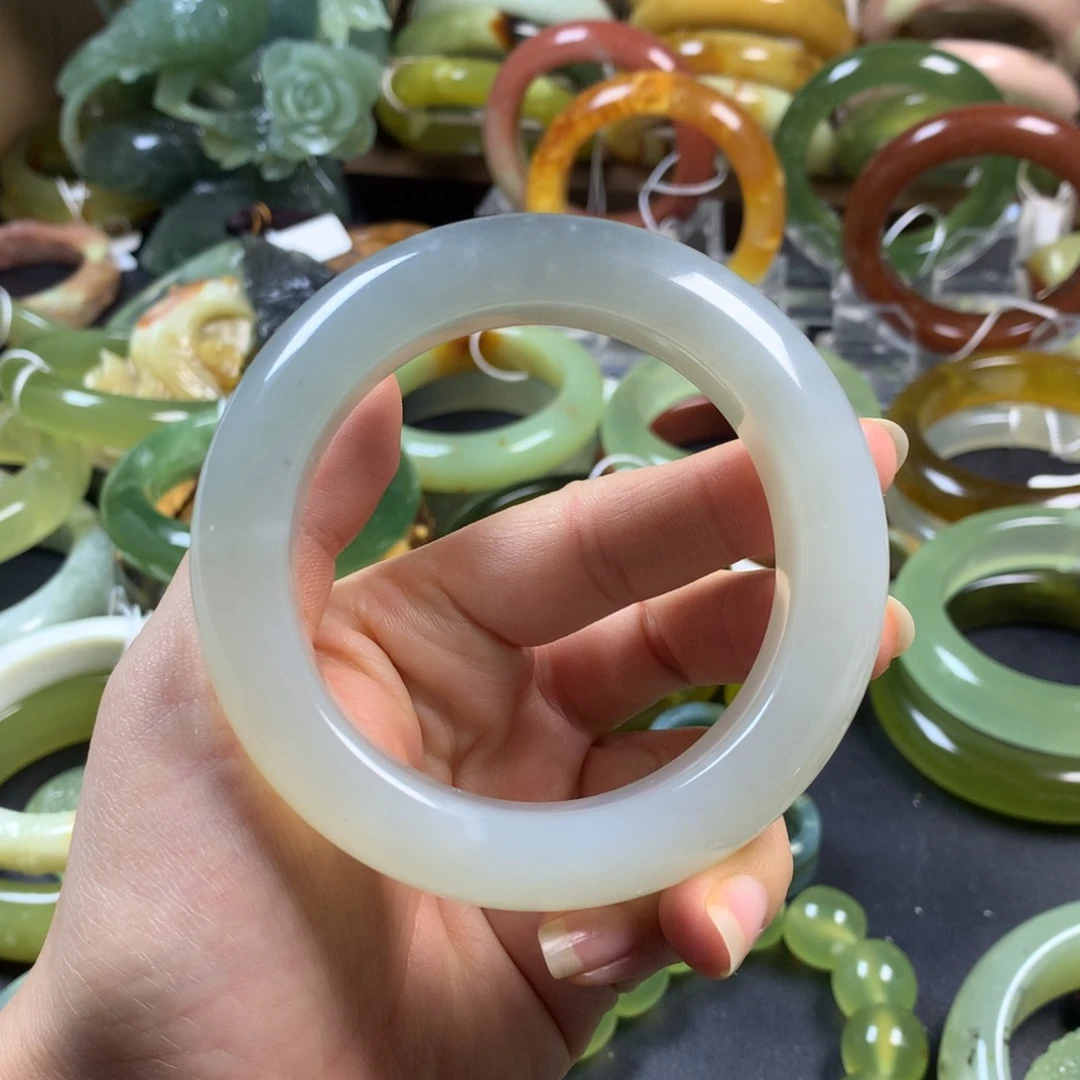 蛇纹石玉未镶嵌手镯