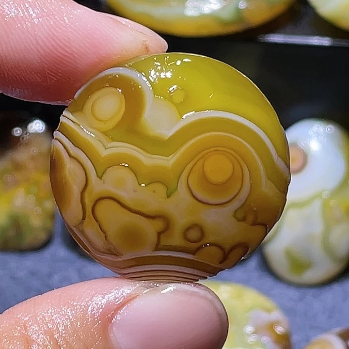 玛瑙/玉髓未镶嵌珠宝奇石