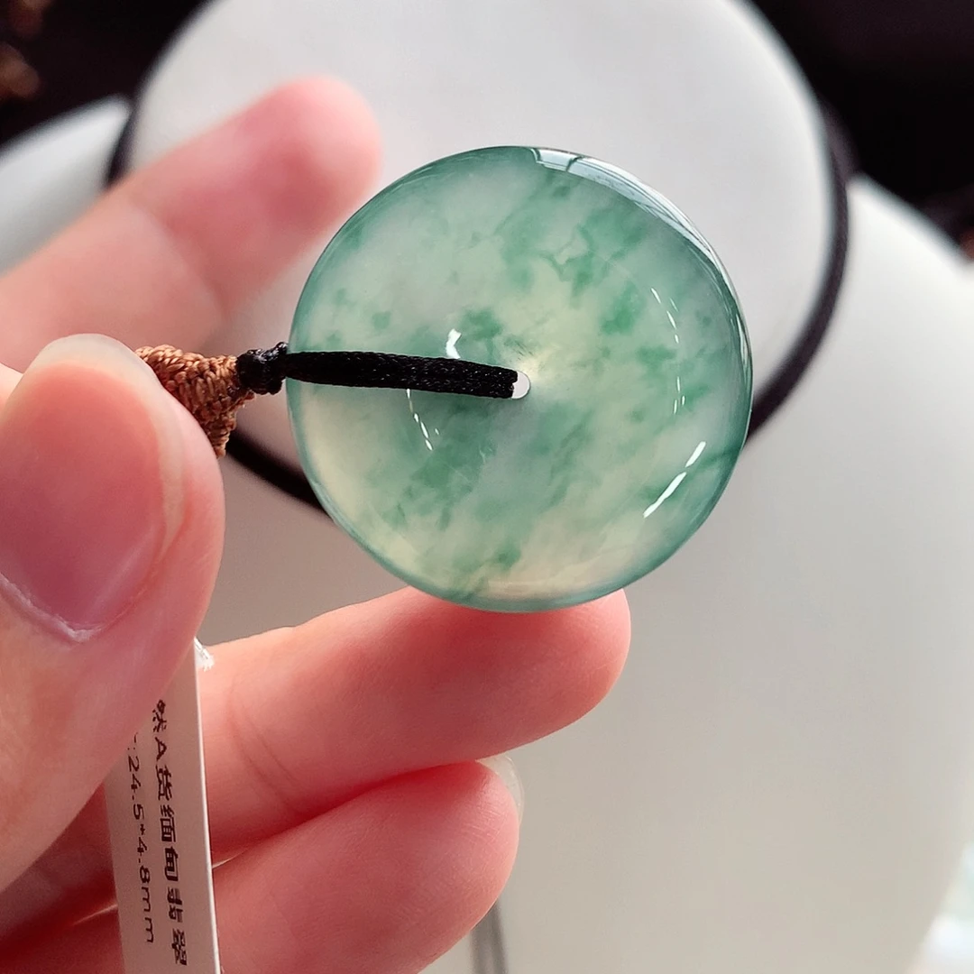 翡翠未镶嵌颈饰翡翠18，24.5/4.8