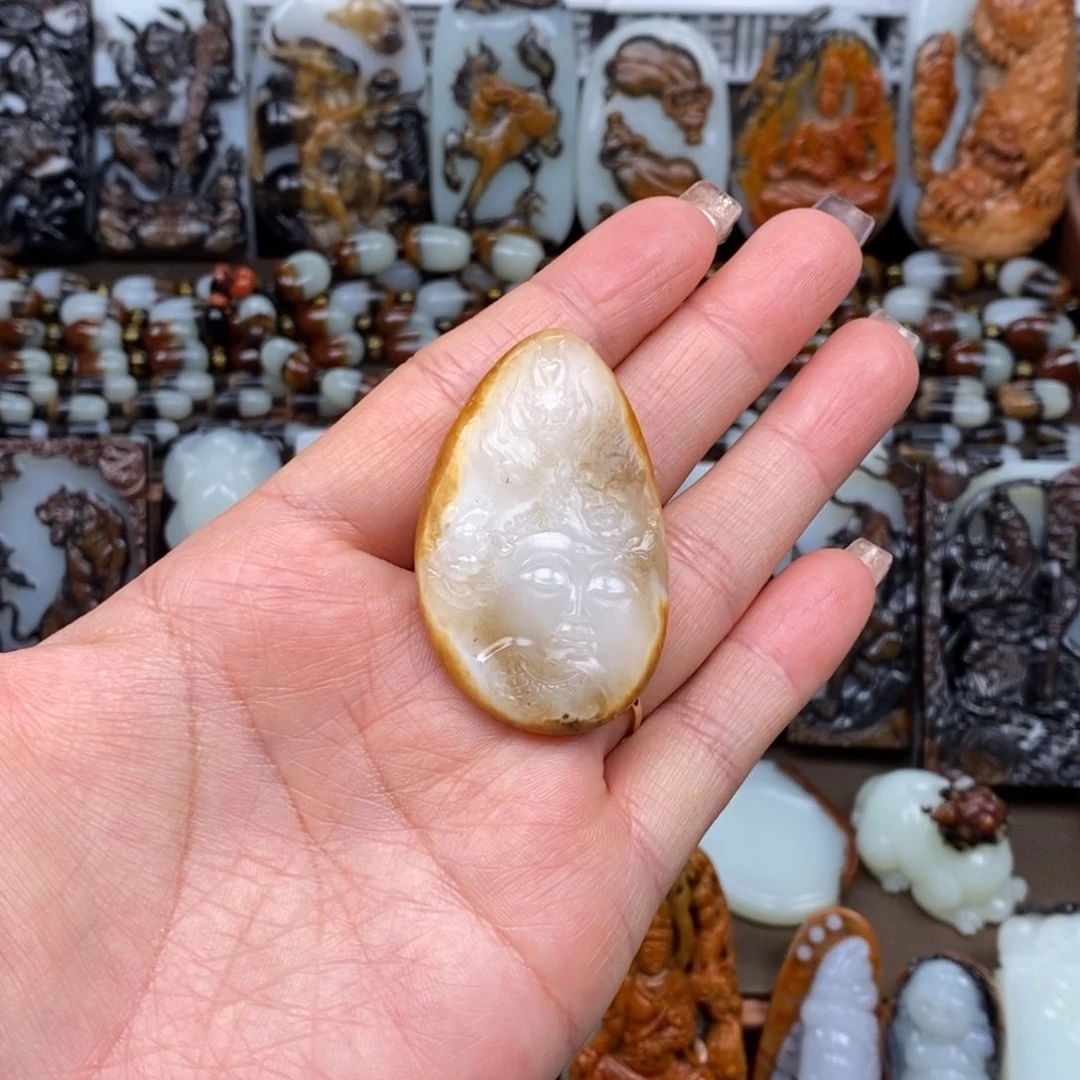 颈饰未镶嵌和田玉