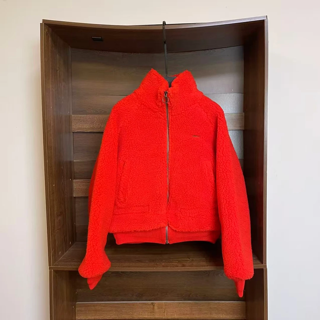 小鳄鱼颗粒拼接螺纹红色棉服