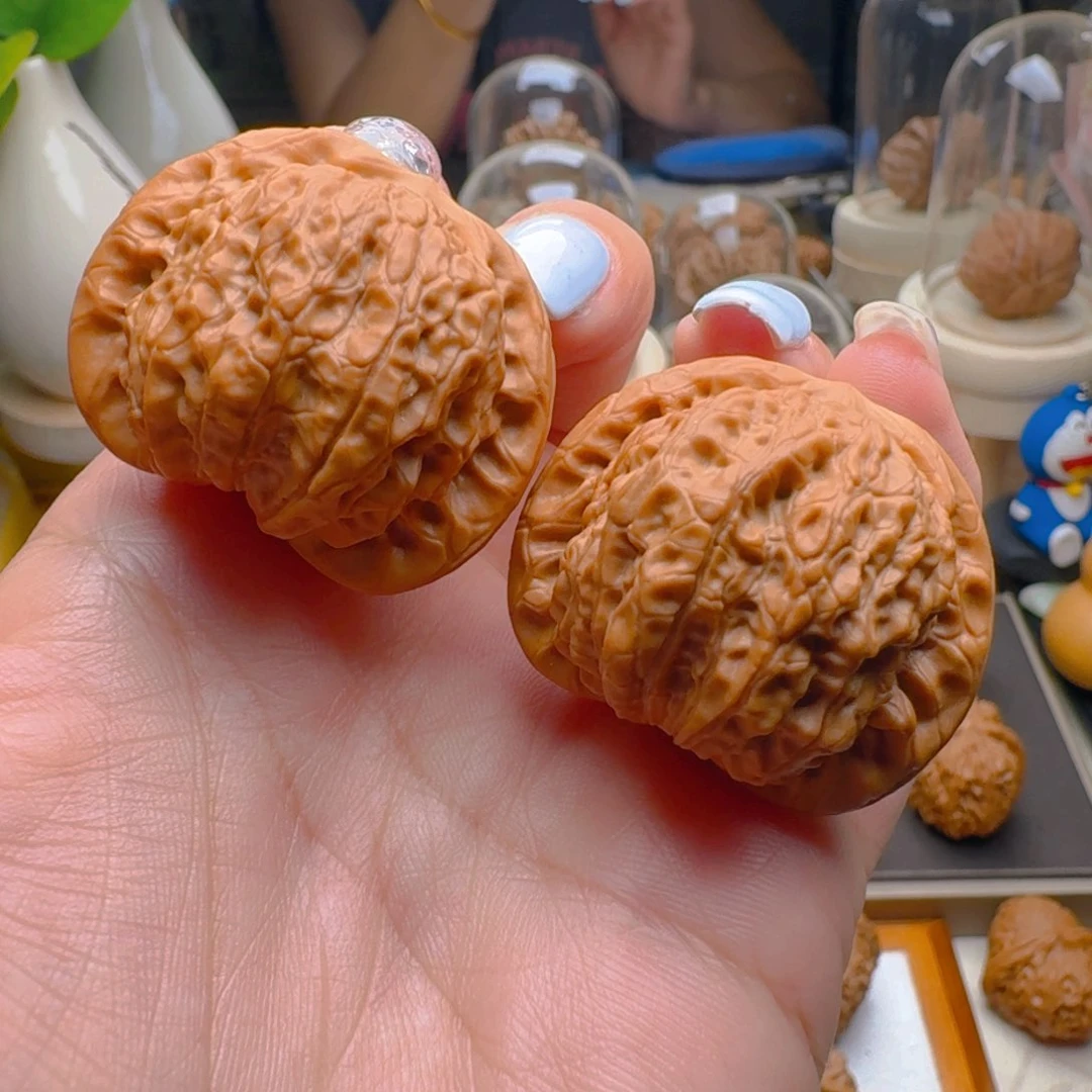 核桃把件36尺寸血麒麟