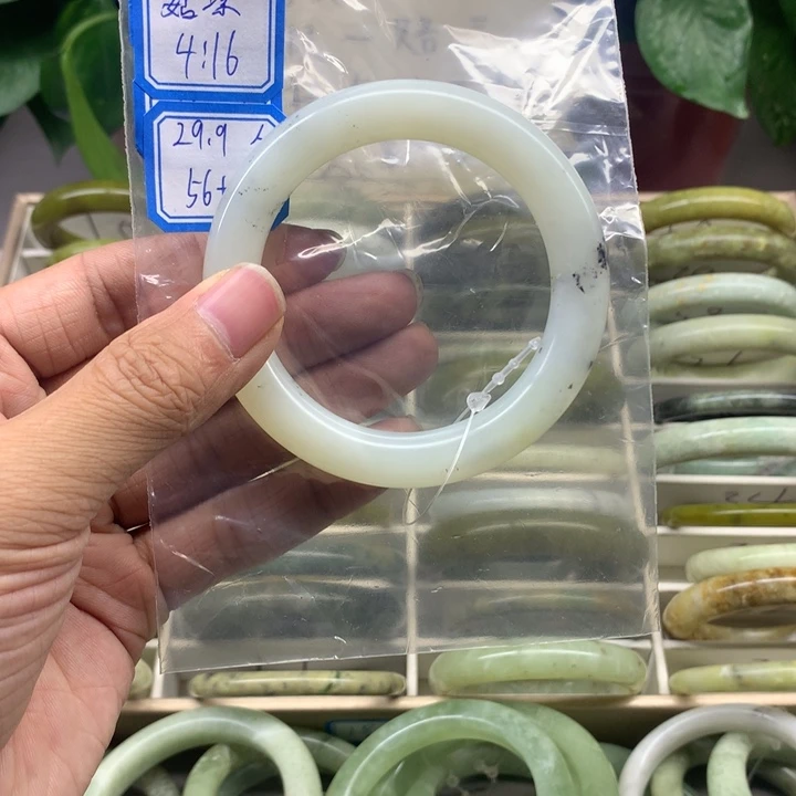 蛇纹石玉未镶嵌手镯?**?