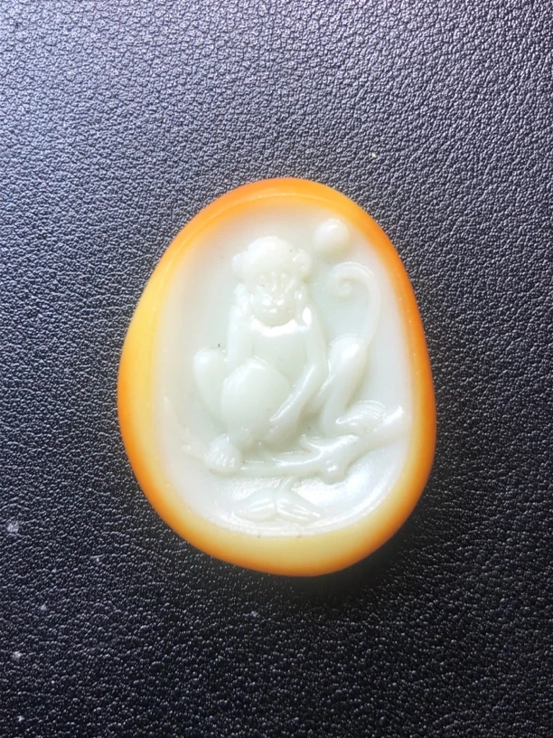 天然和田玉猴子吊坠