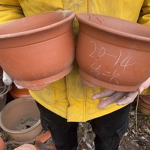 紫砂中国宜兴紫砂花盆，