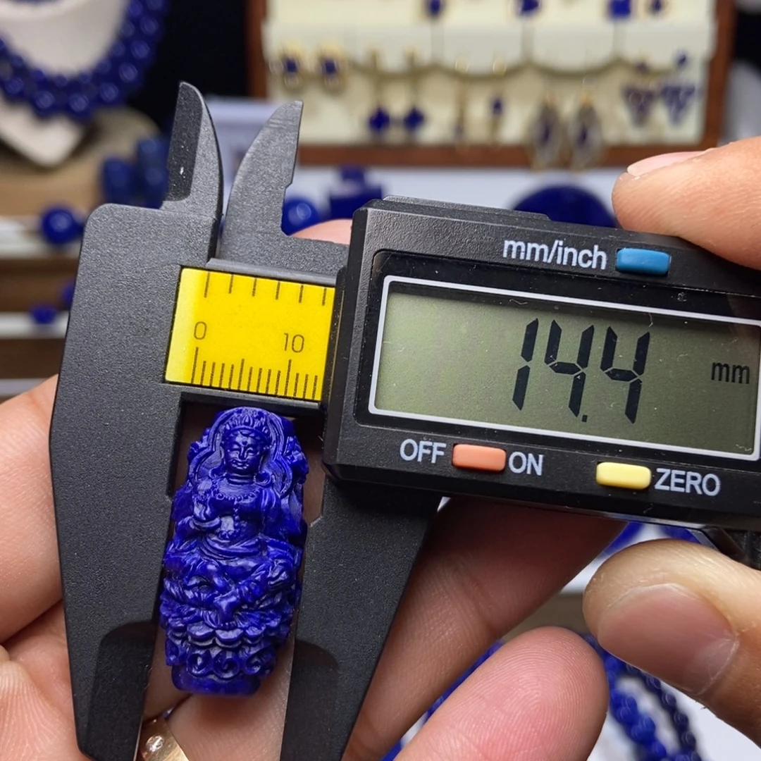 青金石未镶嵌老矿 手雕 观音件(可打孔当吊坠)