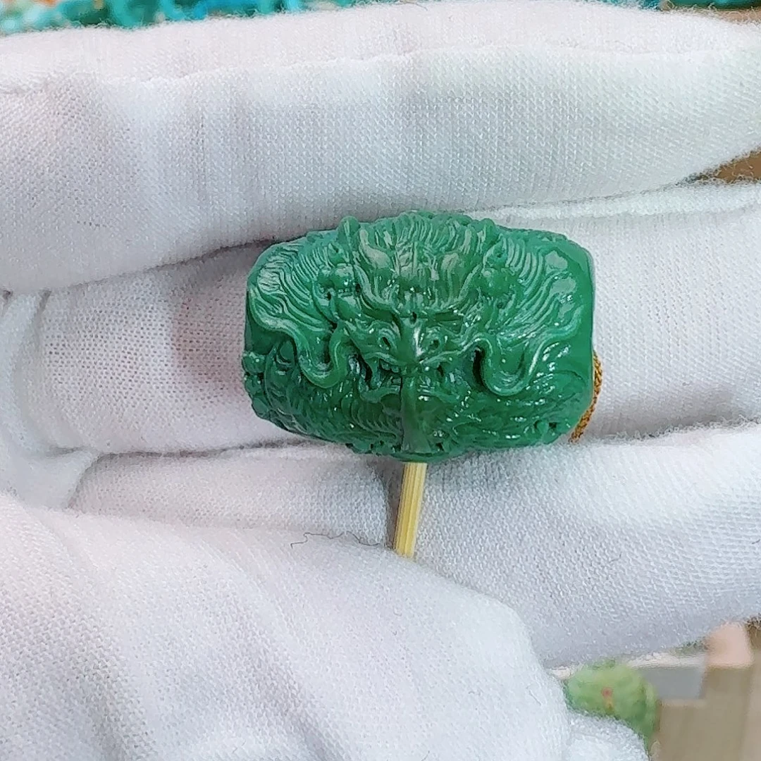 绿松石未镶嵌珠宝奇石精工玉华绿龙桶珠
