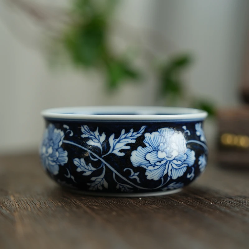【小乔赏瓷】景德镇手工手绘蓝底花卉炉式杯moshe60.