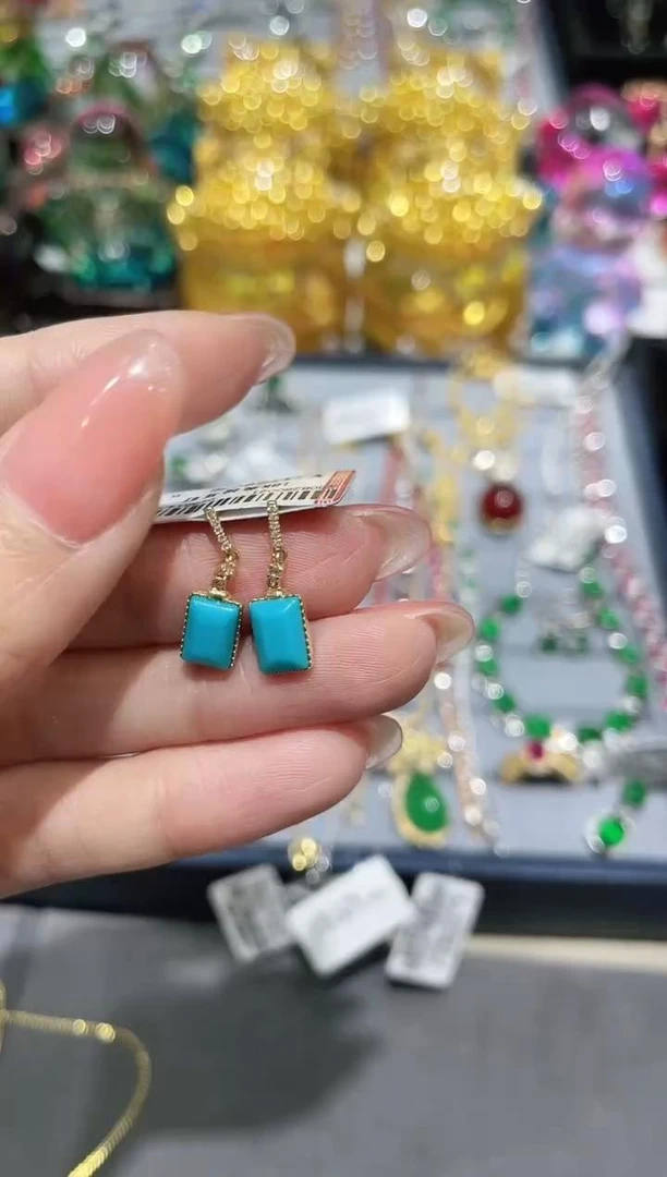 18K金镶嵌绿松石耳饰