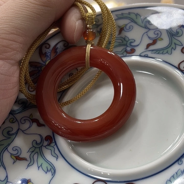 瓷片精致雕刻工艺品