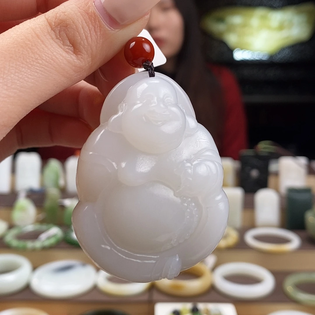 和田玉未镶嵌把件