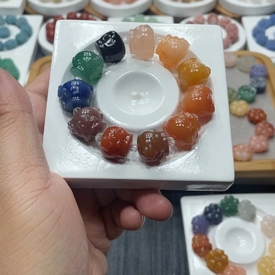 石英质玉（非洲翠）合金手串