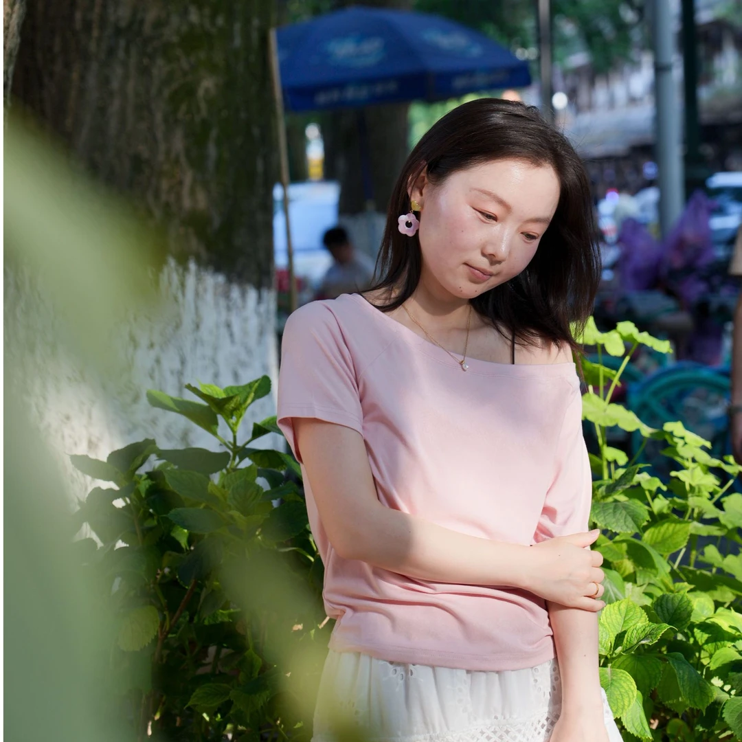 白桃·小众设计粉色一字肩小个子日常显白简约清新风穿搭T恤