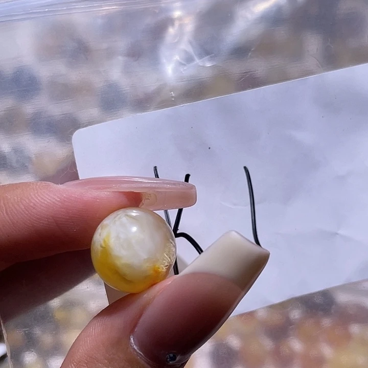 琥珀未镶嵌裸石13.4福利