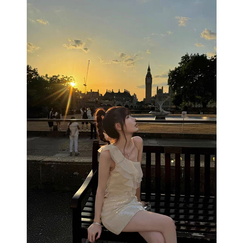 韩系性感辣妹荷叶边斜肩上衣女夏季纯欲风修身显瘦收腰包臀短裙