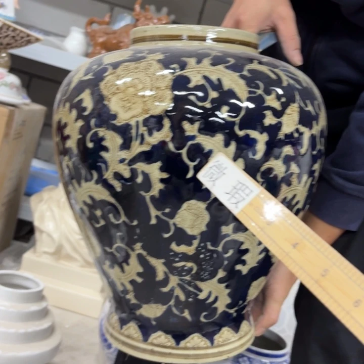 微瑕青花瓷器值得购买