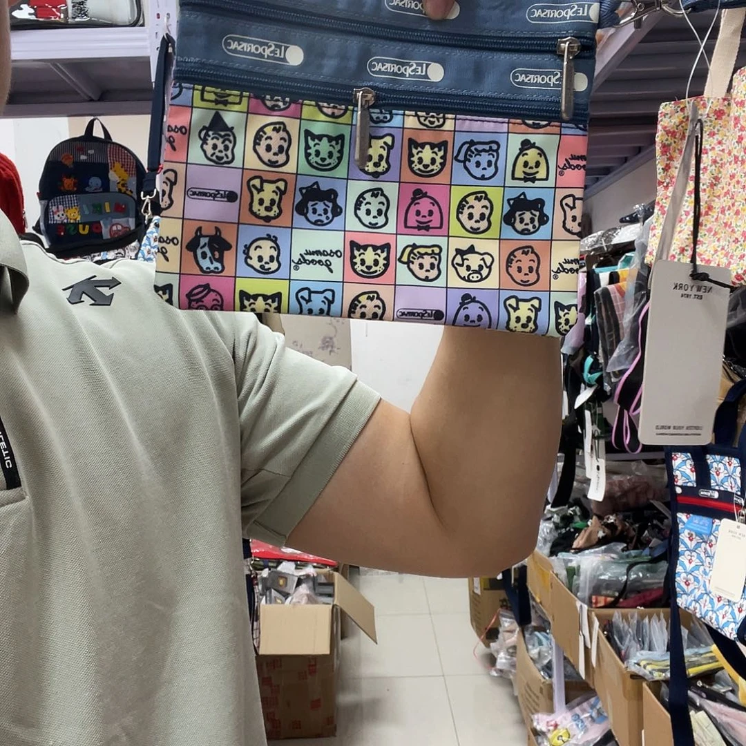 PU化妆包等产品和产品