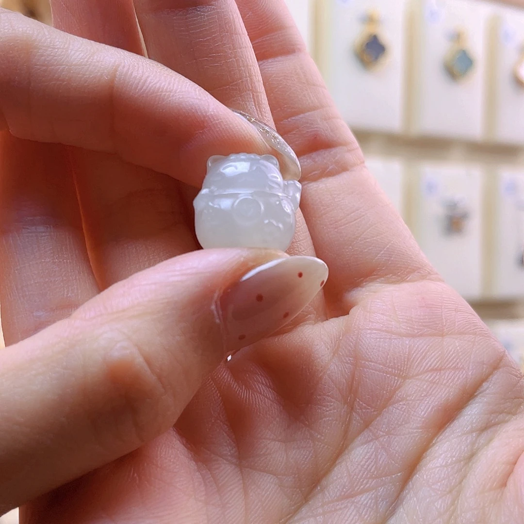 和田玉未镶嵌吊坠(赠链)