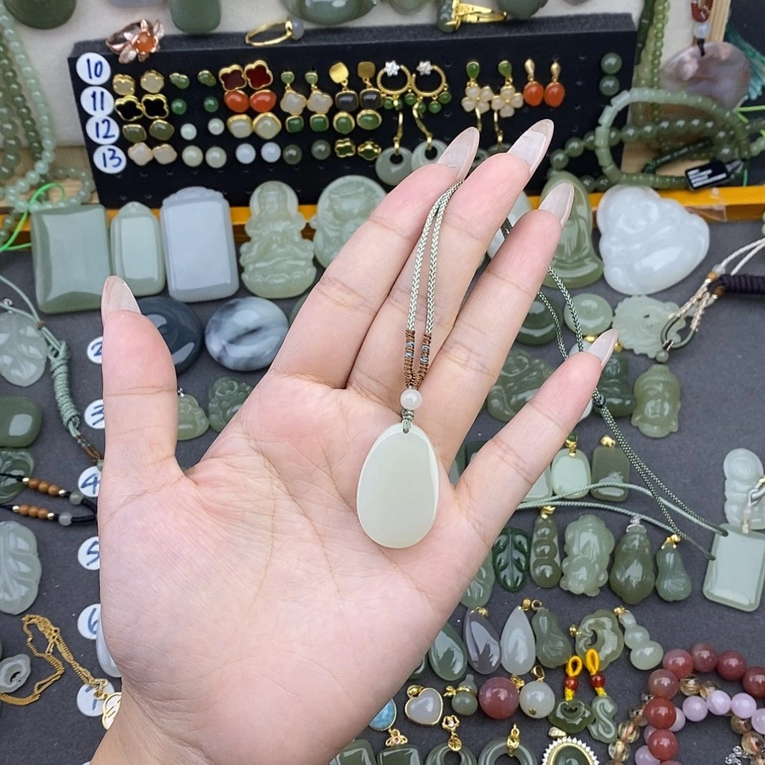 和田玉未镶嵌吊坠(不含链)