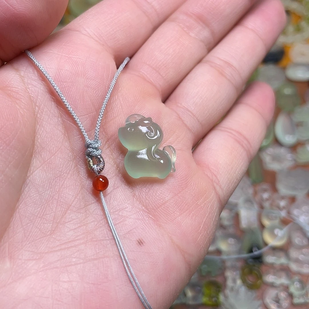 蛇纹石玉吊坠未镶嵌开***晶