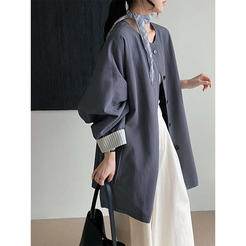 韩系高级感圆领风衣女设计感条纹拼色蝙蝠袖宽松中长外套