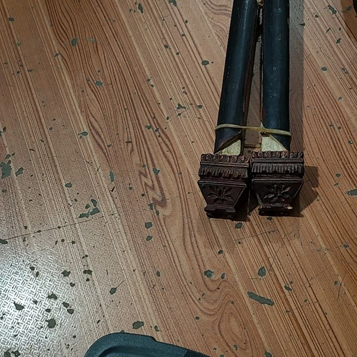 王***下绒质木雕花板，一物一拍。