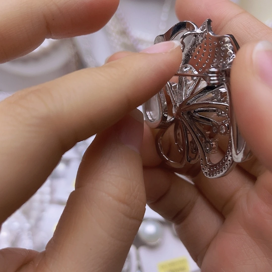 淡水珍珠吊坠或者耳钉未镶嵌