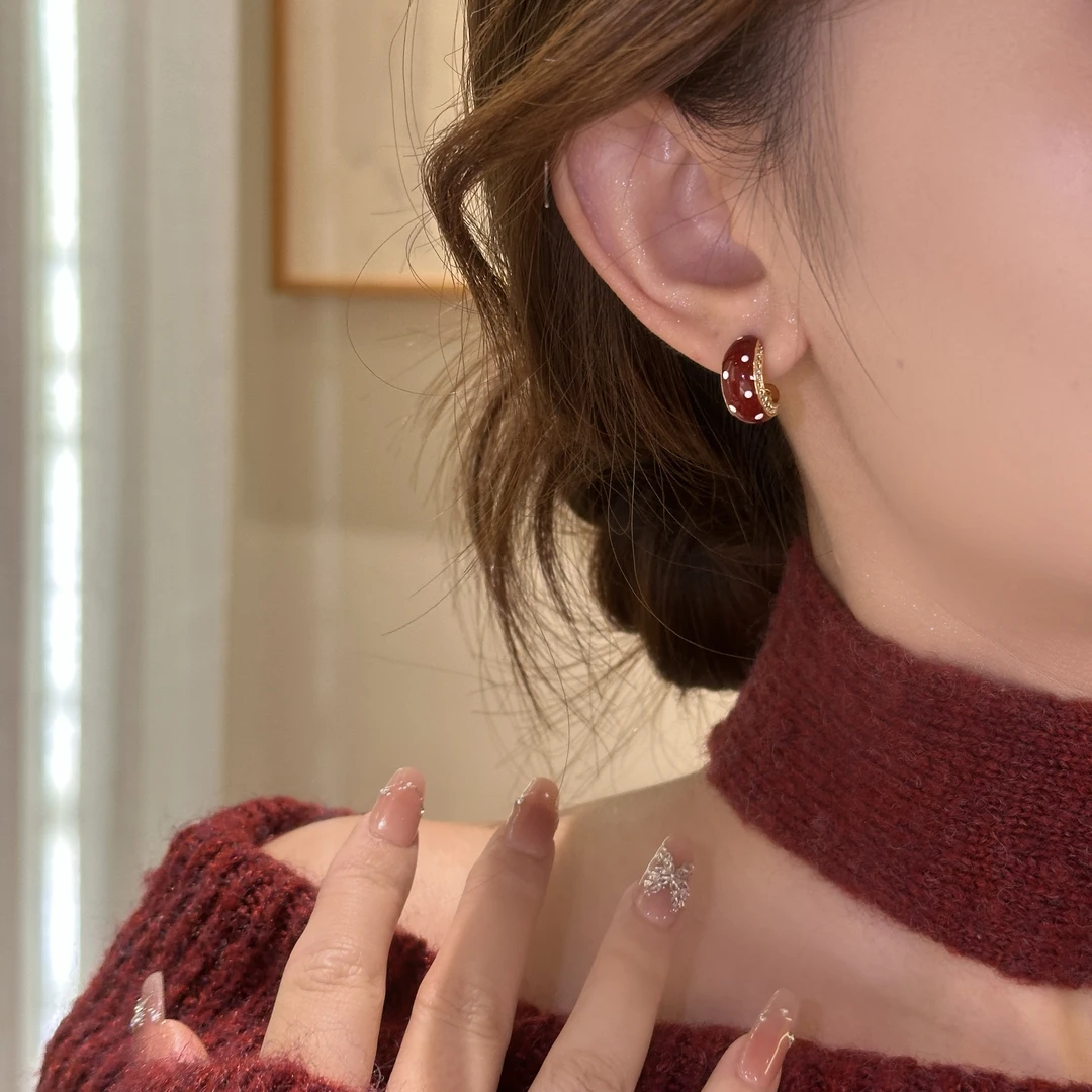 红色波点耳环女高级感耳钉复古秋冬新品百搭耳饰A-141