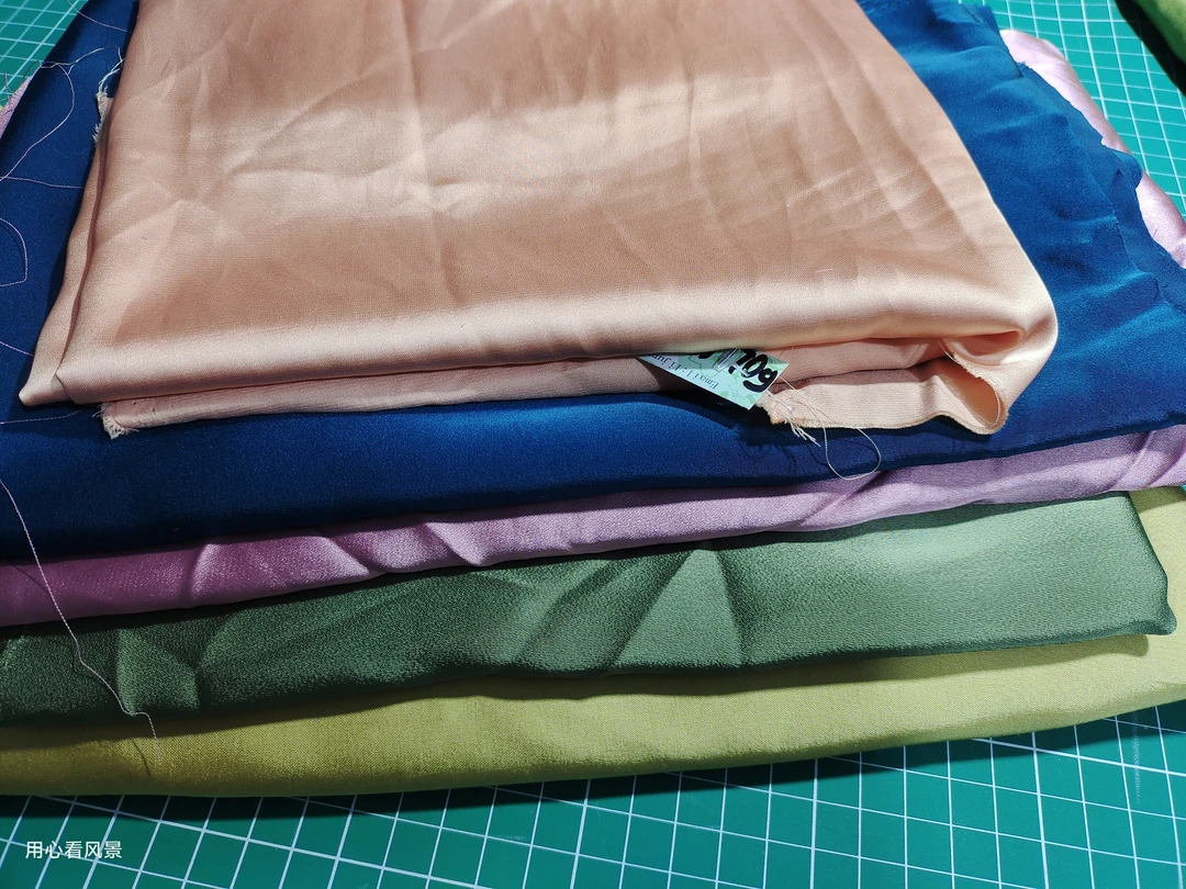 拼布隔断布料，需要自己裁条子，带一米纸衬