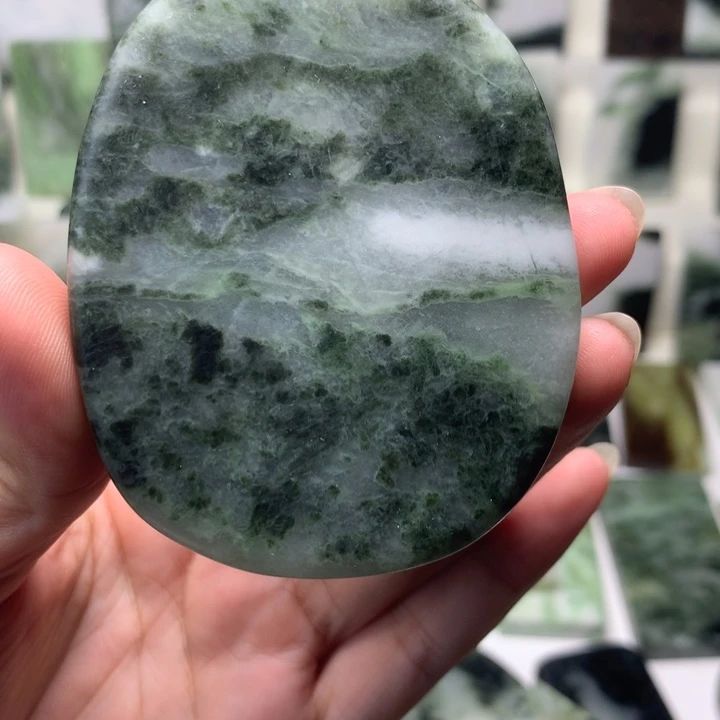 菲***菲独山玉未镶嵌颈饰