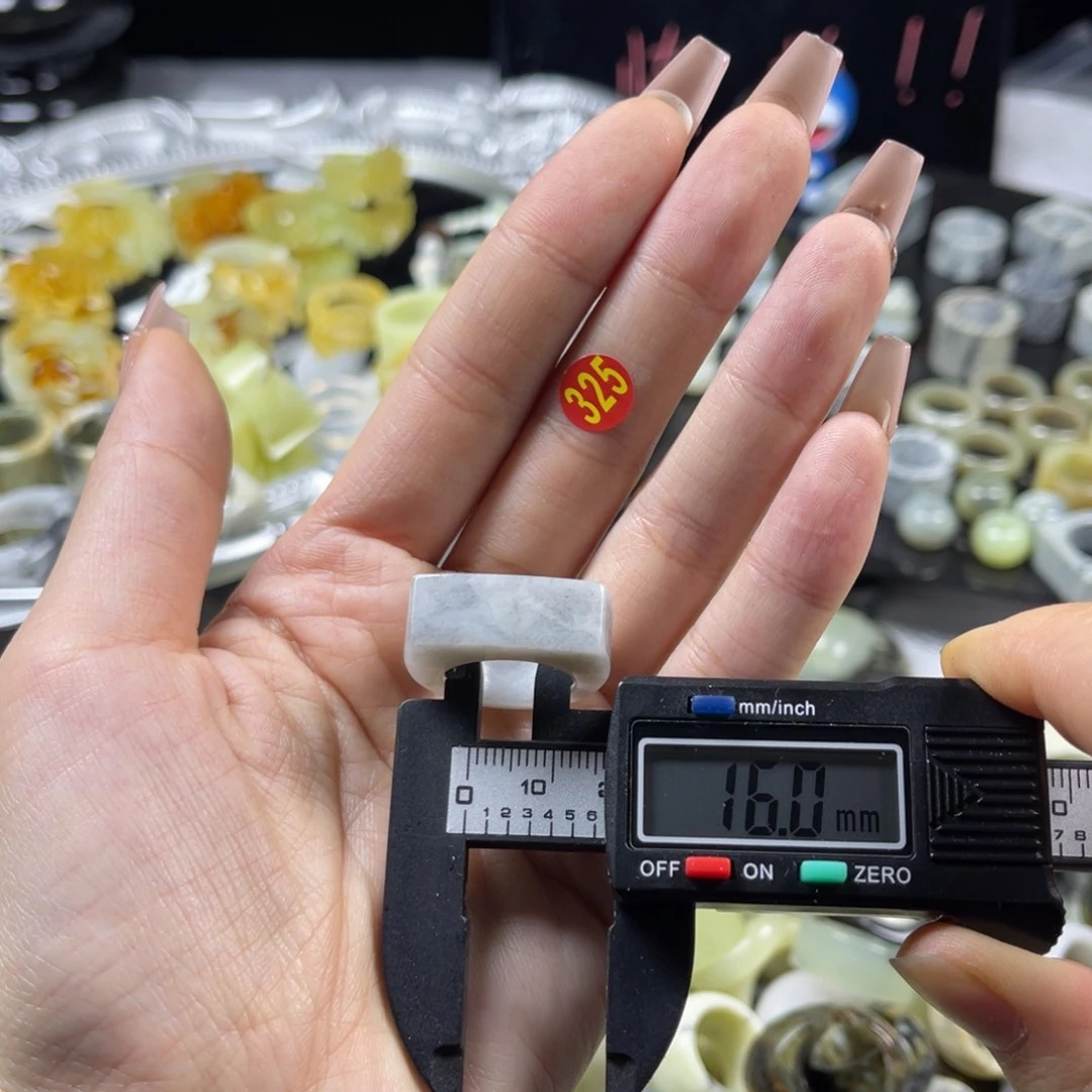 蛇纹石玉未镶嵌戒指