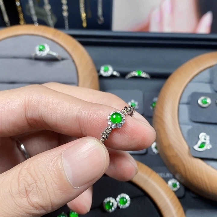 翡翠戒指未镶嵌天然翡翠款式人多人