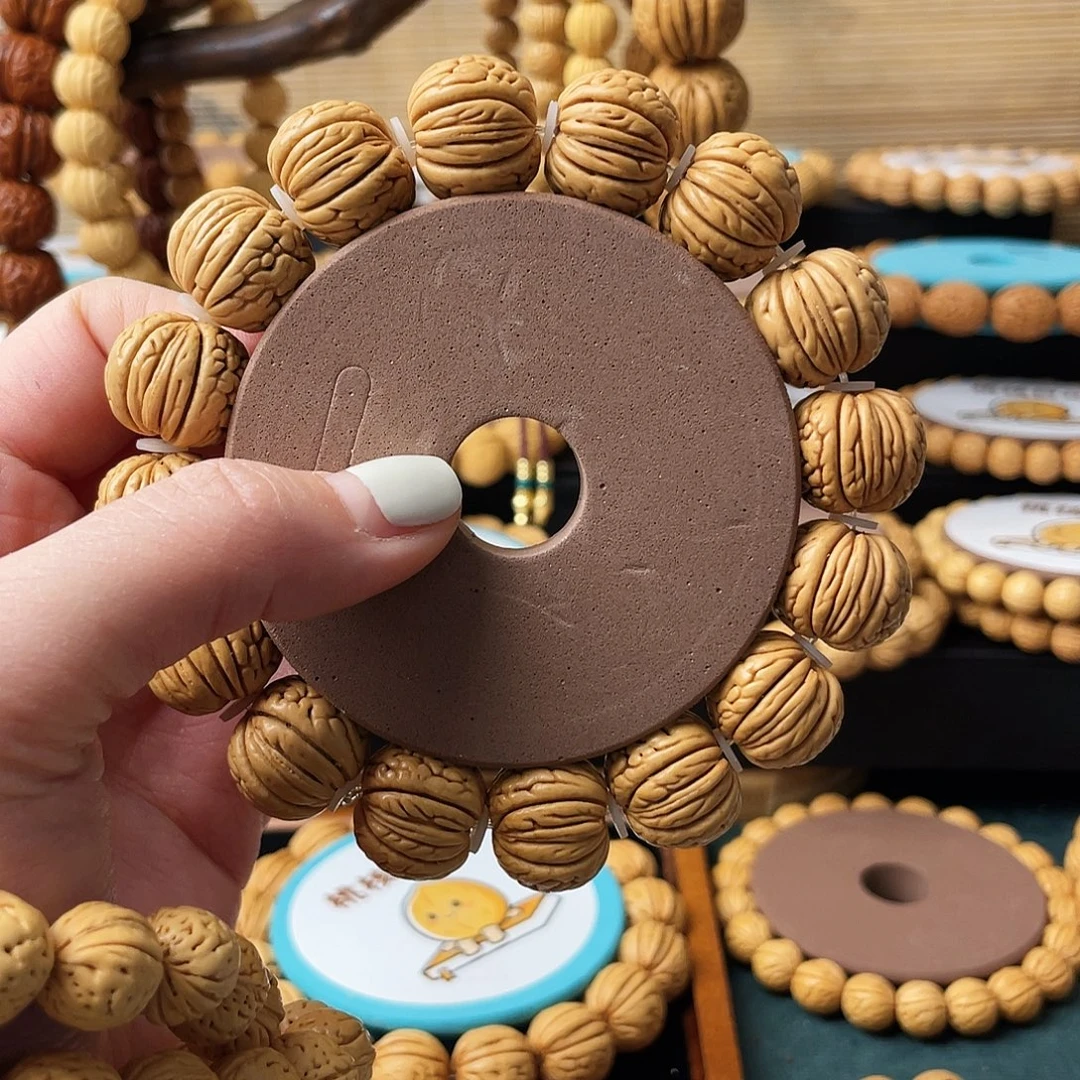 手串桃核铁扇公主