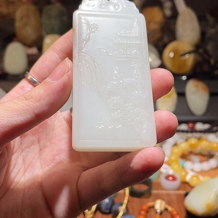 颈饰未镶嵌和田玉吊坠