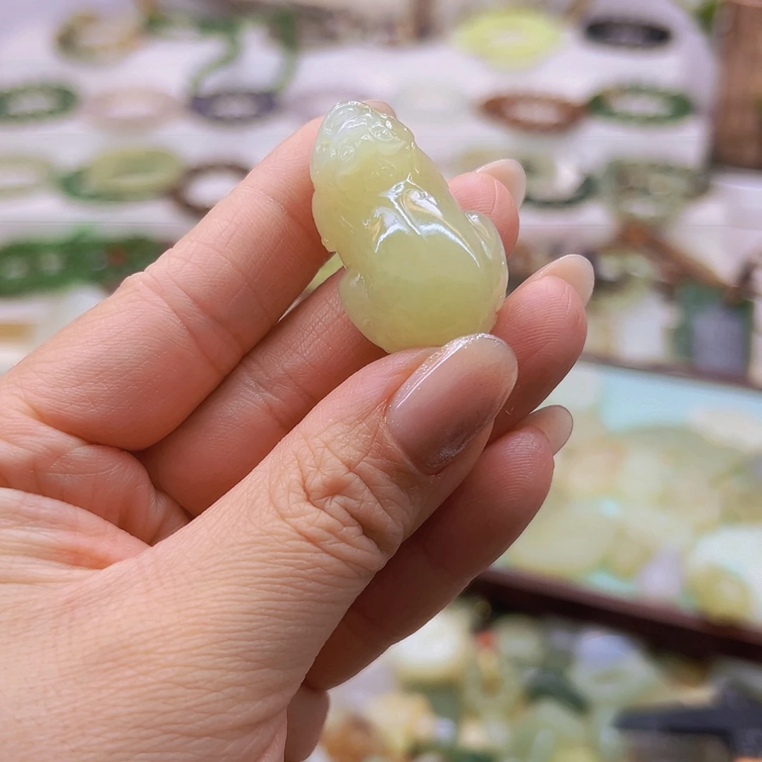 实***录和田玉未镶嵌吊坠(赠链)