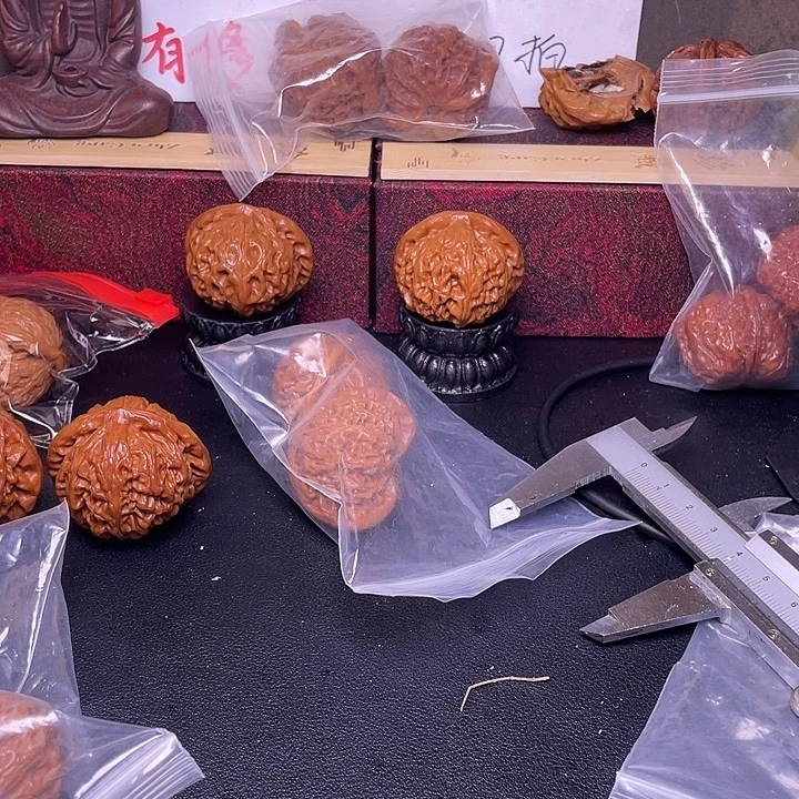 飞***花桃核吊坠宫灯不退不换