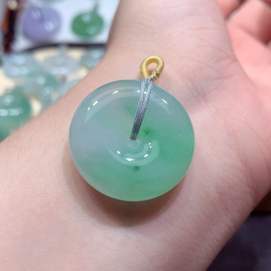 翡翠未镶嵌颈饰26