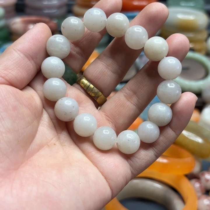 石英岩玉合金颈饰