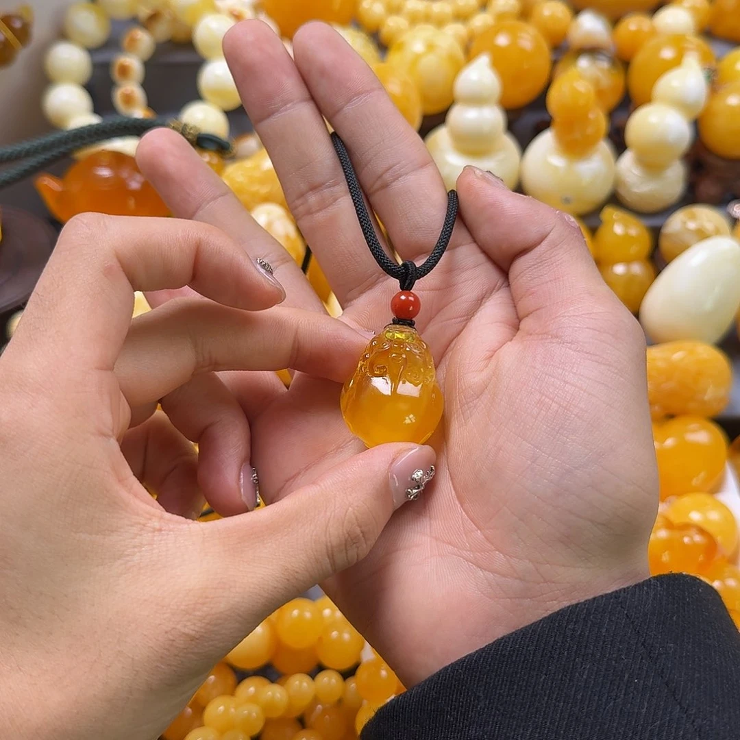 琥珀珠宝奇石未镶嵌