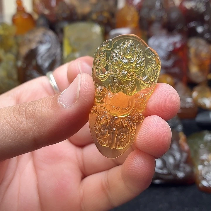 琥珀未镶嵌颈饰54