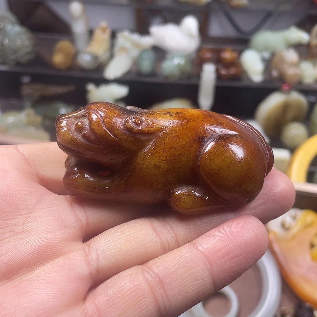 龙***人和田玉（糖玉）未镶嵌颈饰