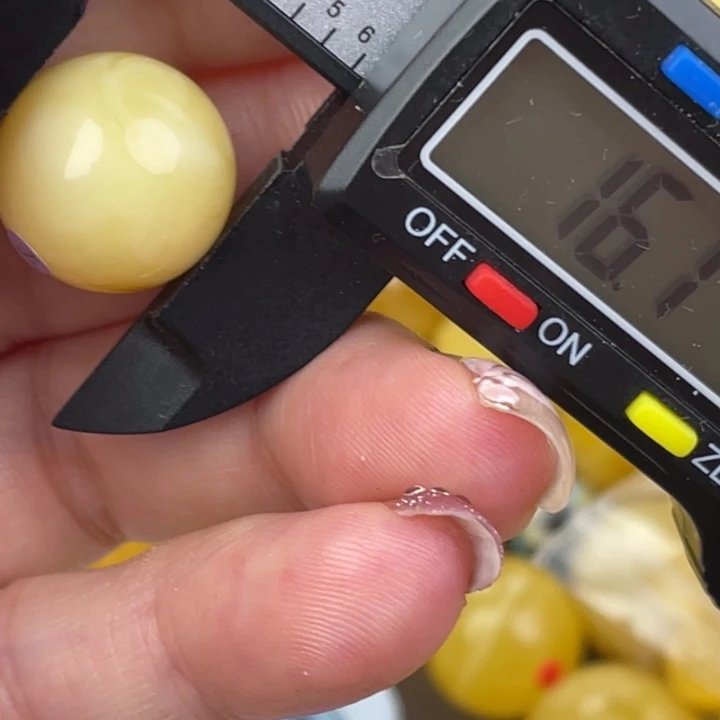 琥珀未镶嵌裸石378