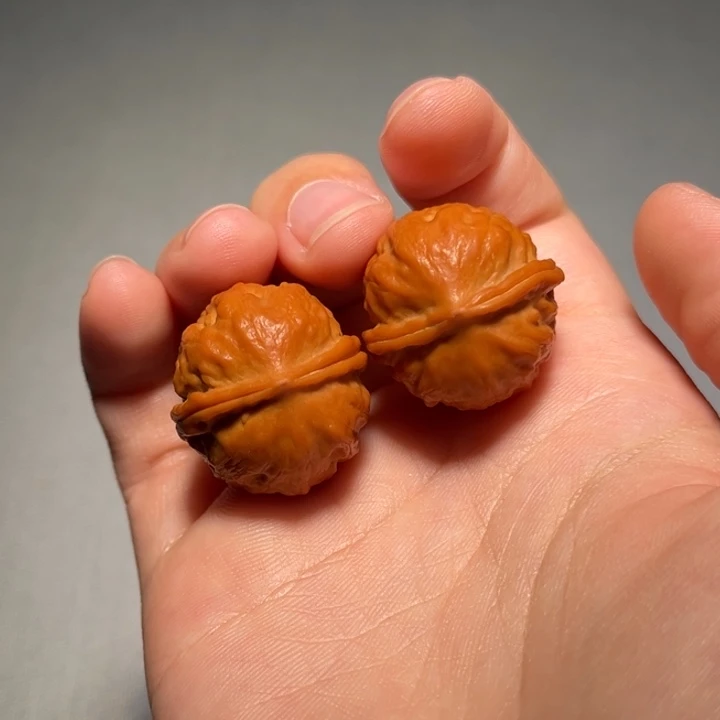 文玩核桃把件三日红800