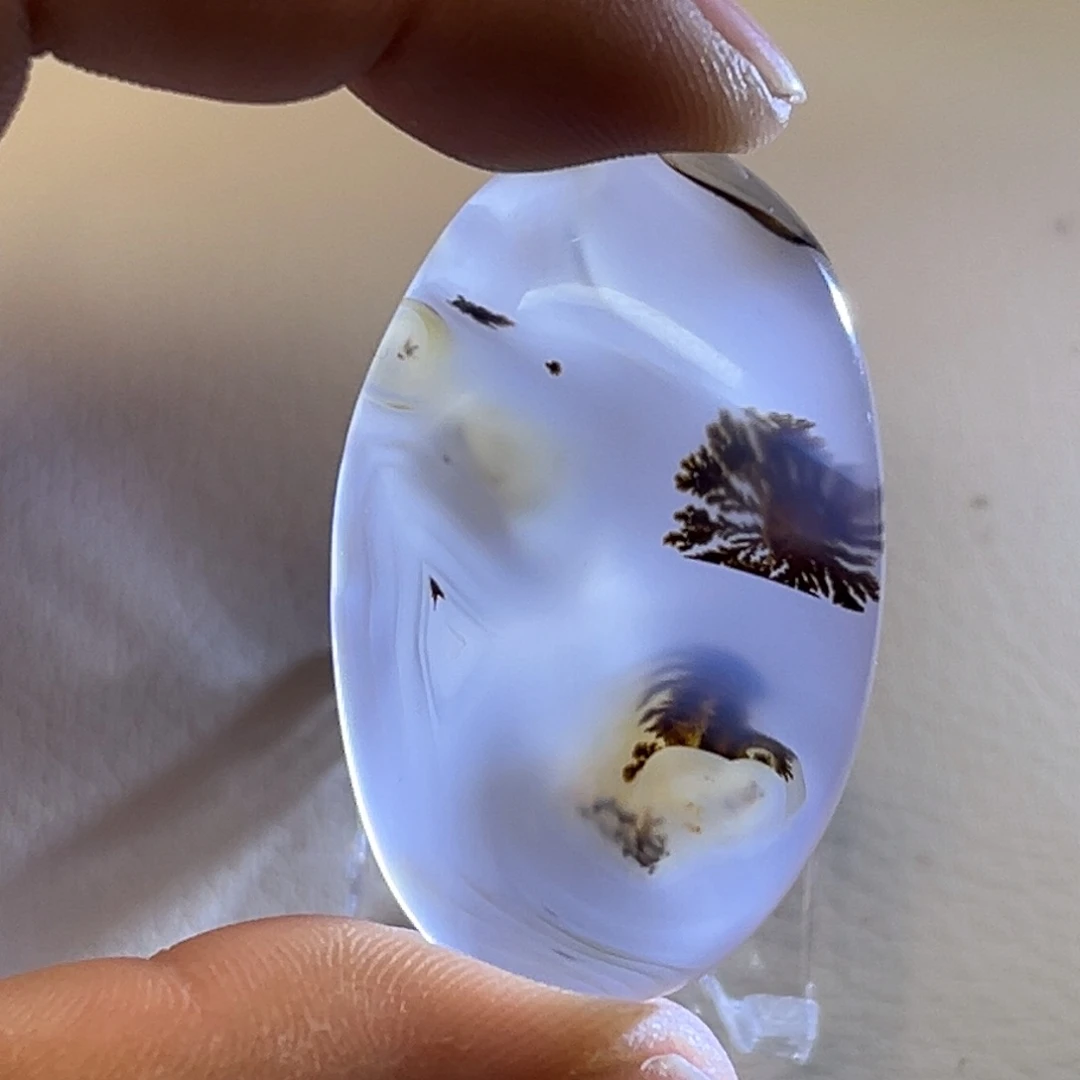 曾***少玛瑙/玉髓合金颈饰