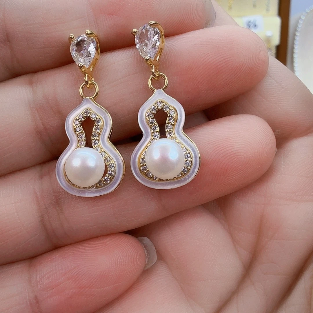 淡水珍珠耳饰未镶嵌