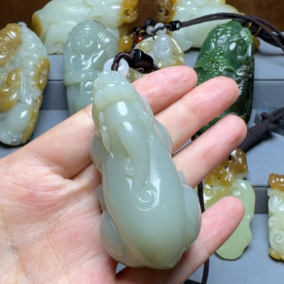 和田玉未镶嵌颈饰